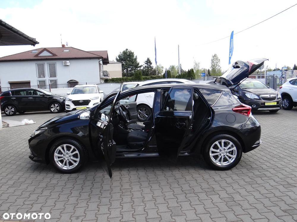 Toyota Auris 1.2 Turbo Team Deutschland - 14