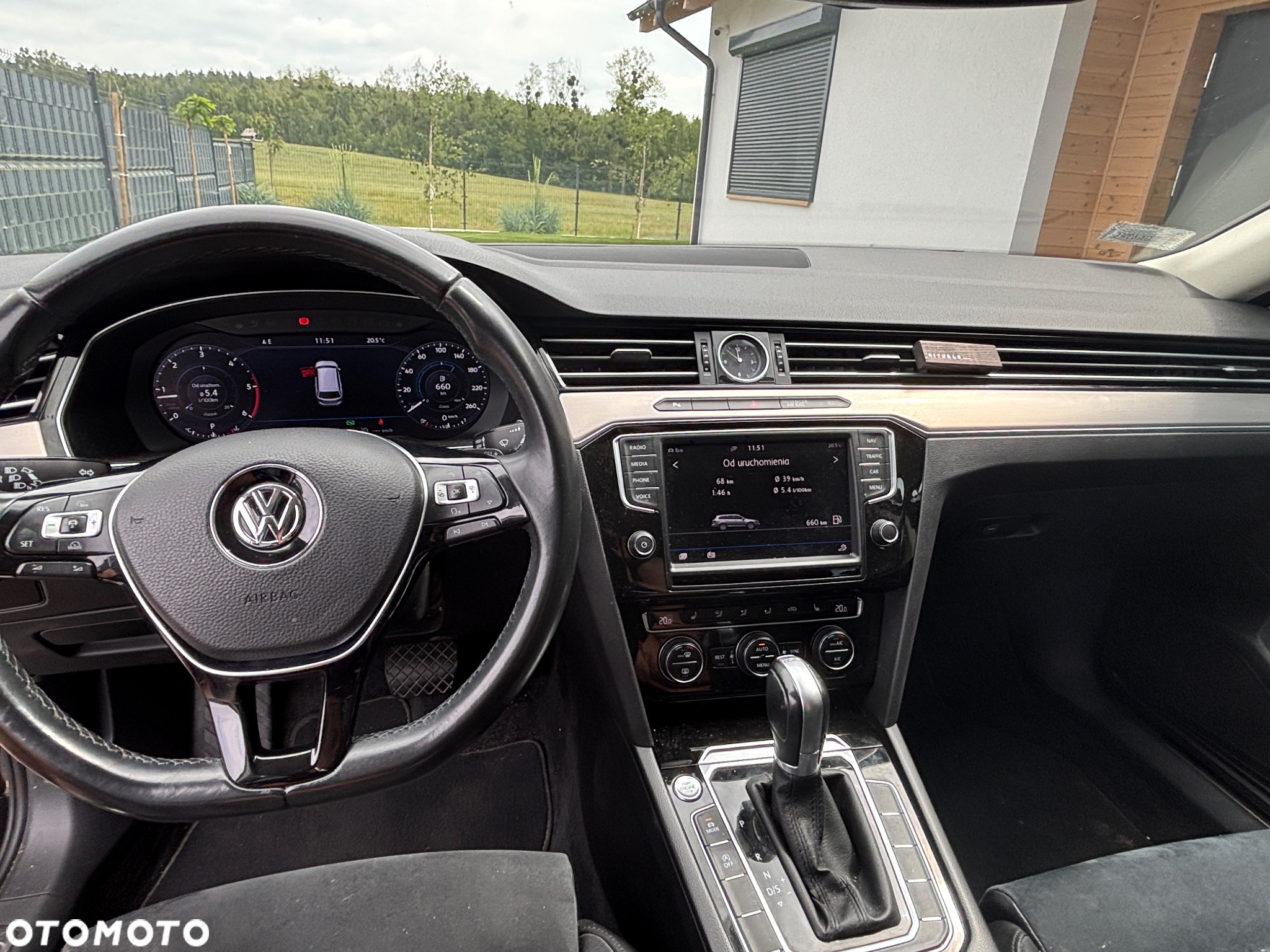 Volkswagen Passat - 12