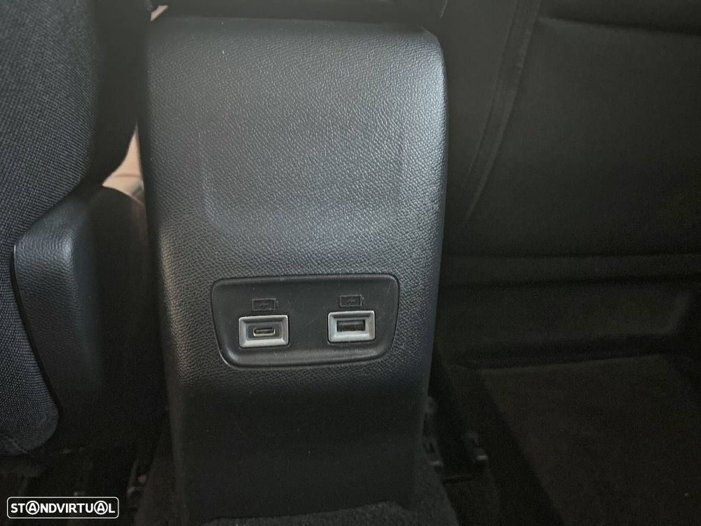 Peugeot 208 - 25