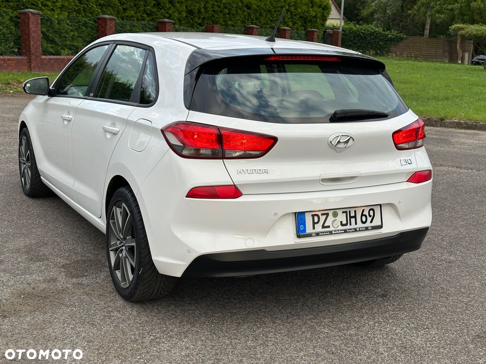 Hyundai i30 1.6 CRDI Intro - 15