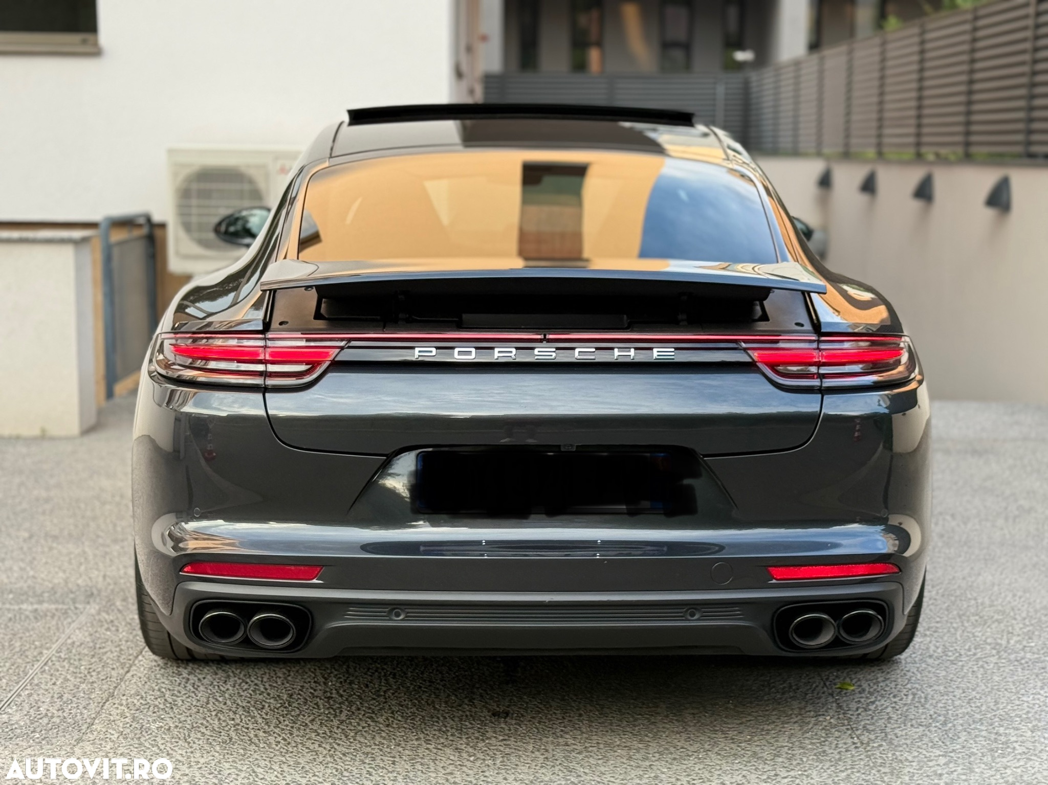 Porsche Panamera 4 E-Hybrid - 5
