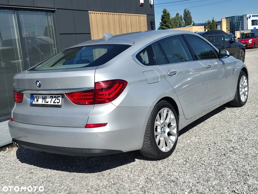 BMW 5GT - 11