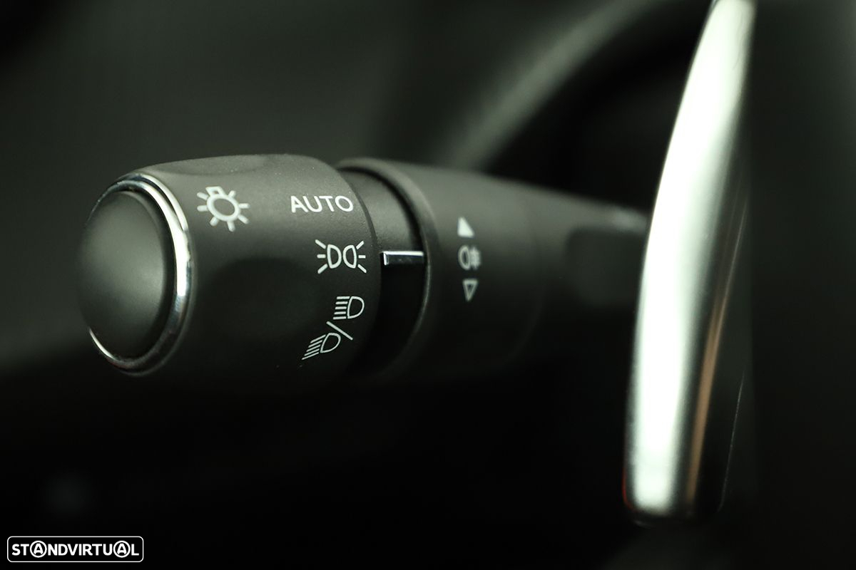 Peugeot 2008 1.2 PureTech GT EAT8 - 17