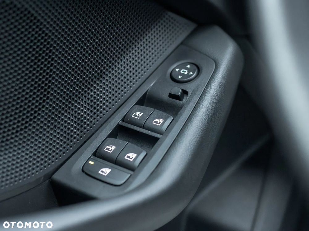 BMW Seria 1 118i ColorVision Edition - 27