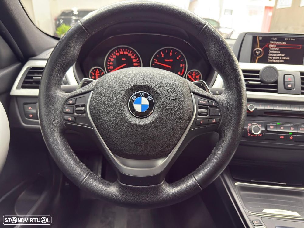 BMW 320 d EfficientDynamics Auto Line Sport - 12