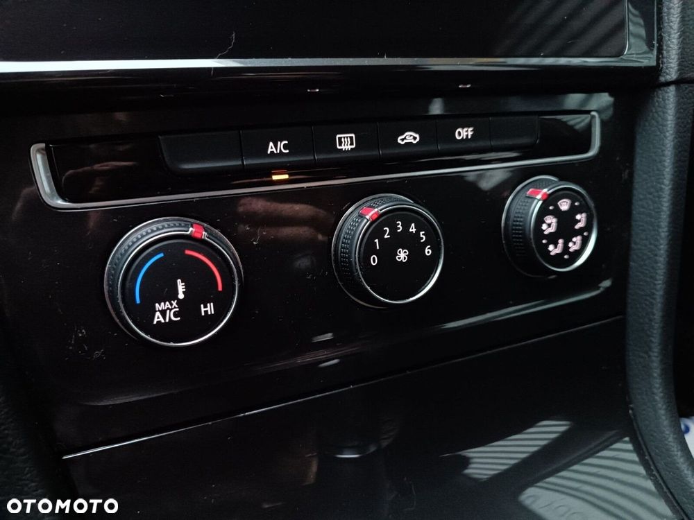 Volkswagen Golf 1.5 TSI BMT Trendline - 23