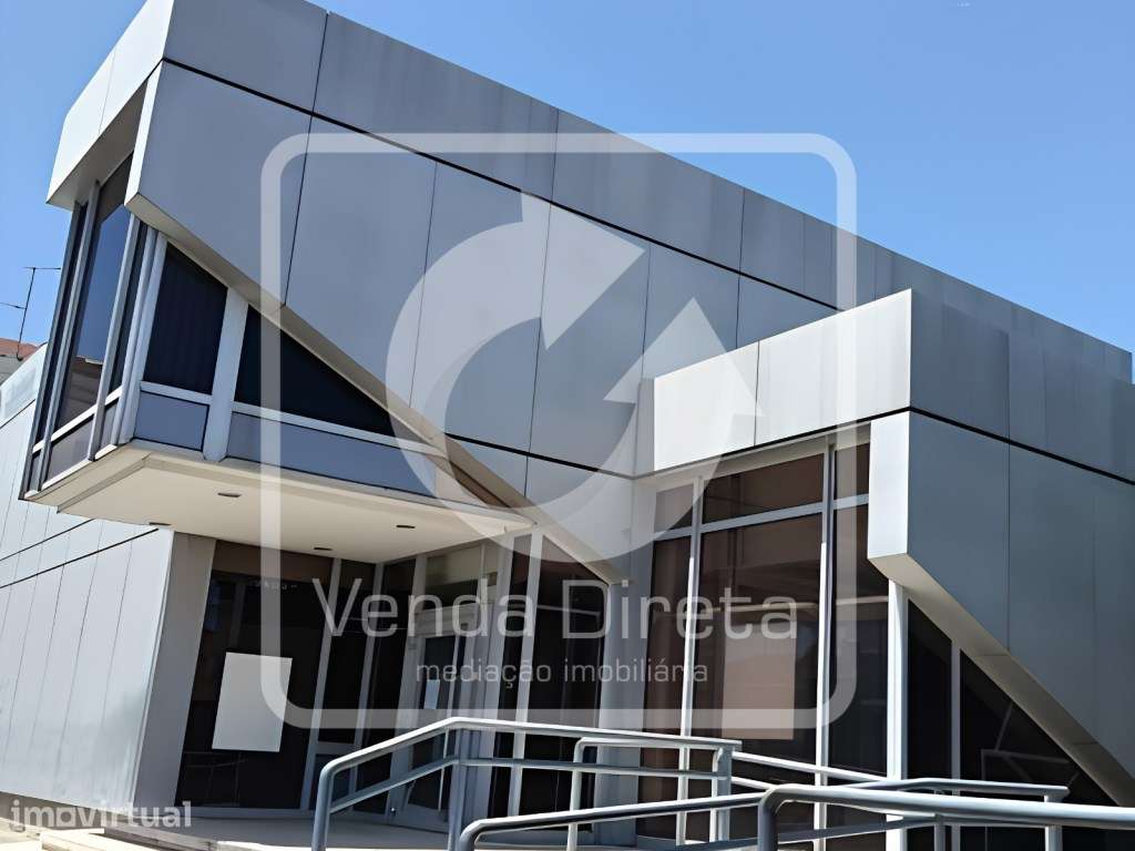Loja/Edifício com 437 m² no Centro da Malveira - Excelente Visibili... - Grande imagem: 2/18