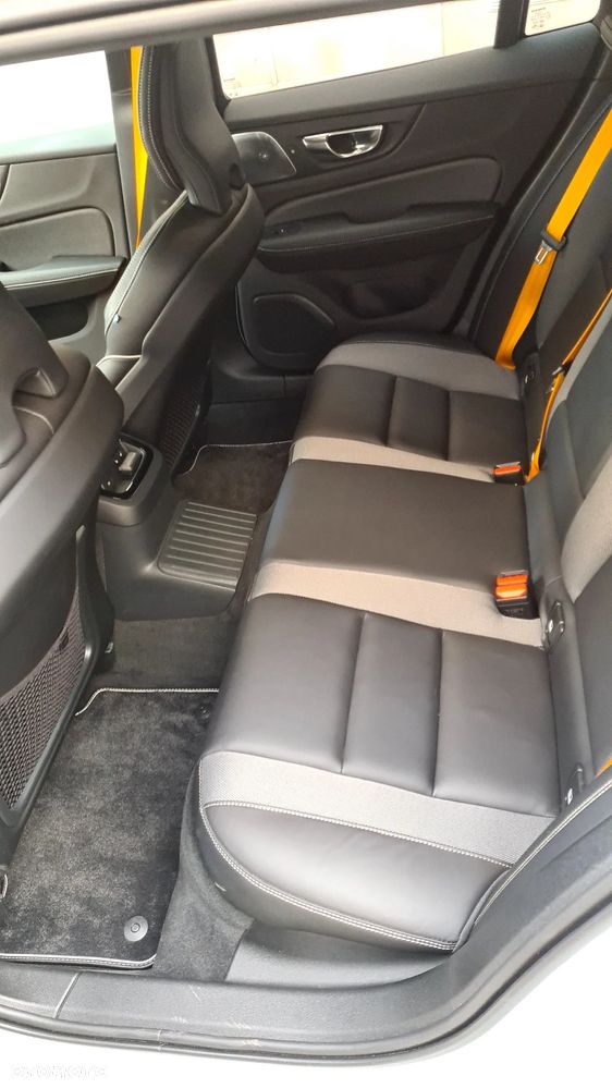 Volvo V60 T8 AWD Plug-In Hybrid Polestar Engineered - 7