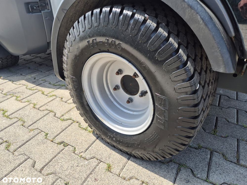 Kaercher MC 130 Adv. / KOMUNALNA MASZYNA DROGOWA / NOŚNIK OSPRZĘTU W KLASIE 3500KG / WYWROTKA / 2 KOMPLETYM KÓŁ / 4X4 / DIESEL KUBOTA 4 CYLINDRY / MOŻLIWY TRANSPORT - 20