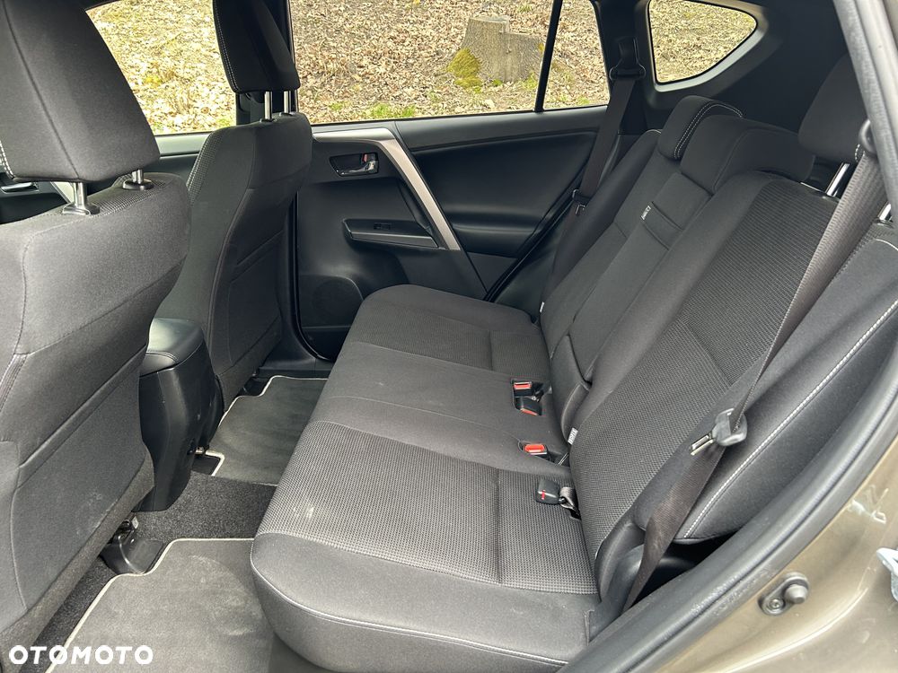 Toyota RAV4 - 18