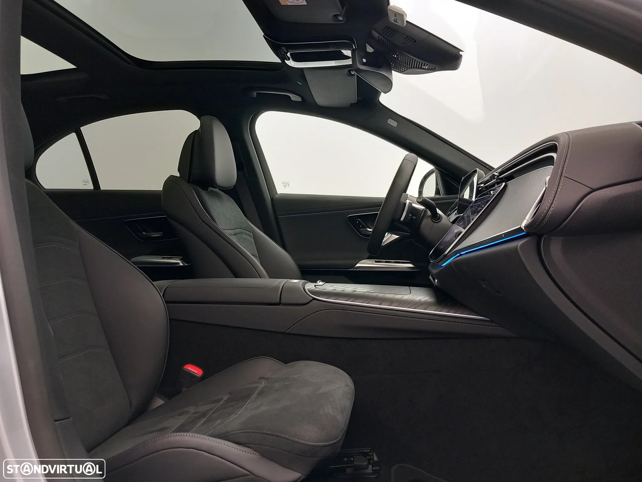 Mercedes-Benz E 300 Standard - 24