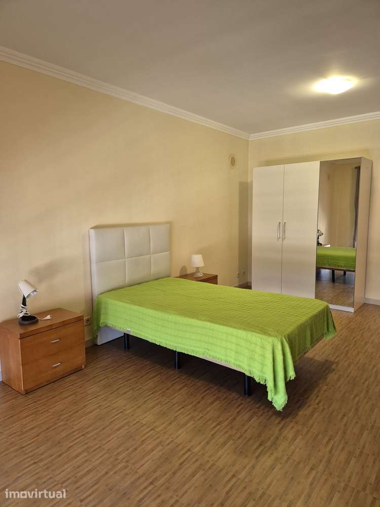 Quarto S.Carlos / Mem-Martins - Grande imagem: 2/11