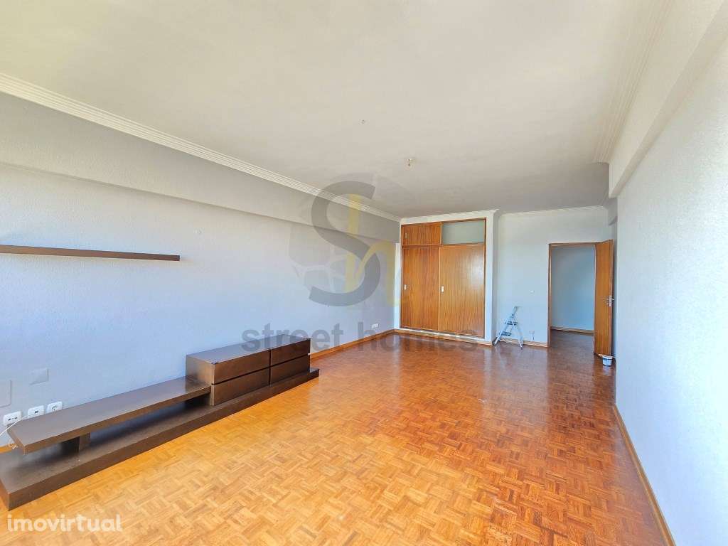 Apartamento Exclusivo em Frente à Praia da Poça, São João do Estoril - Grande imagem: 5/41