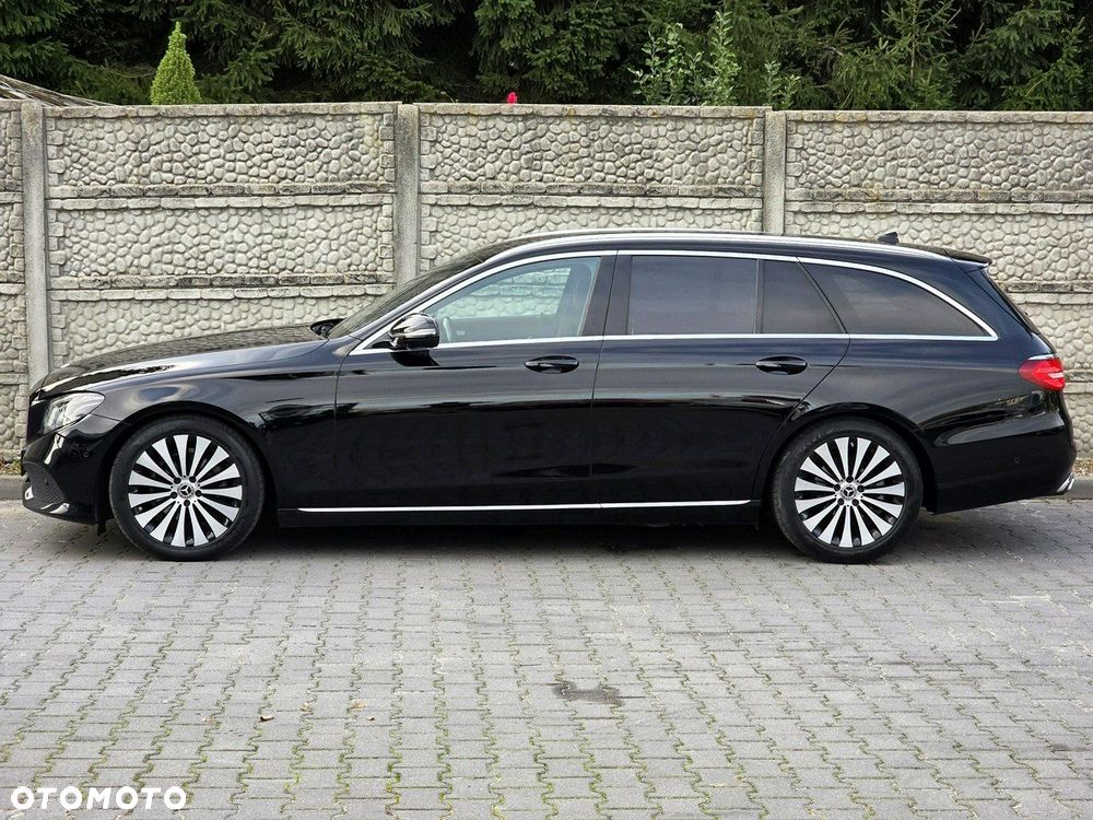 Mercedes-Benz Klasa E 220 d T 9G-TRONIC Avantgarde - 4