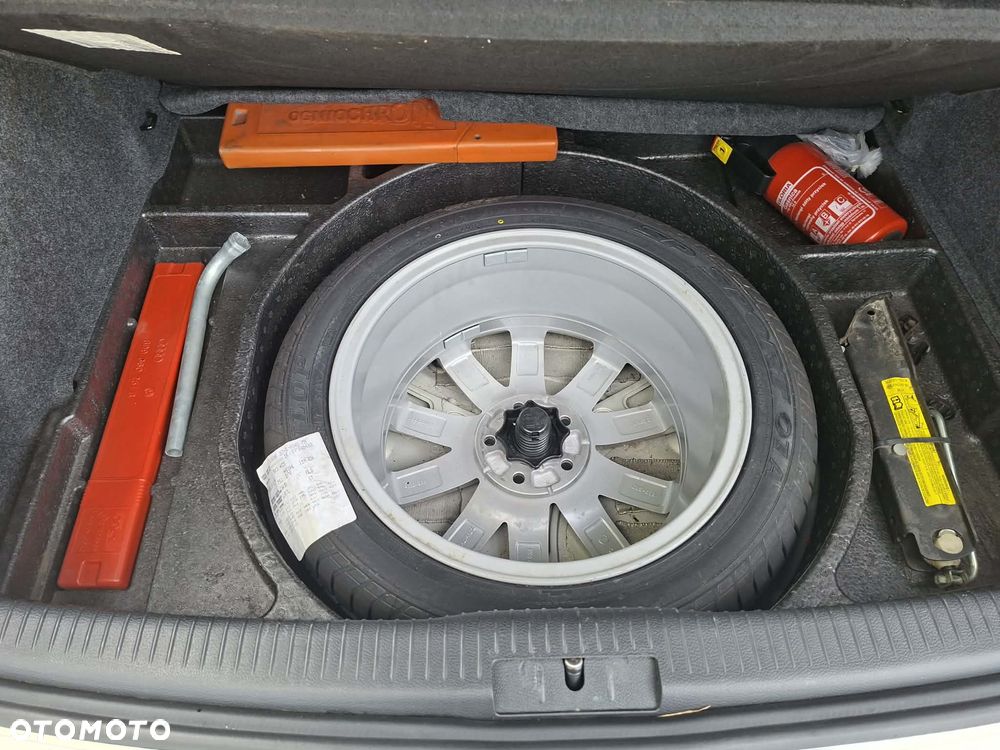 Volkswagen Golf - 6