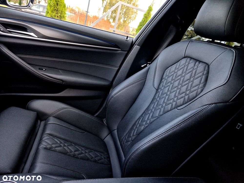BMW Seria 5 530e xDrive M Sport sport - 28