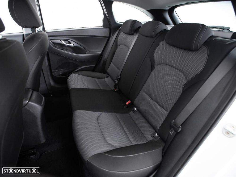 Hyundai i30 SW - 10