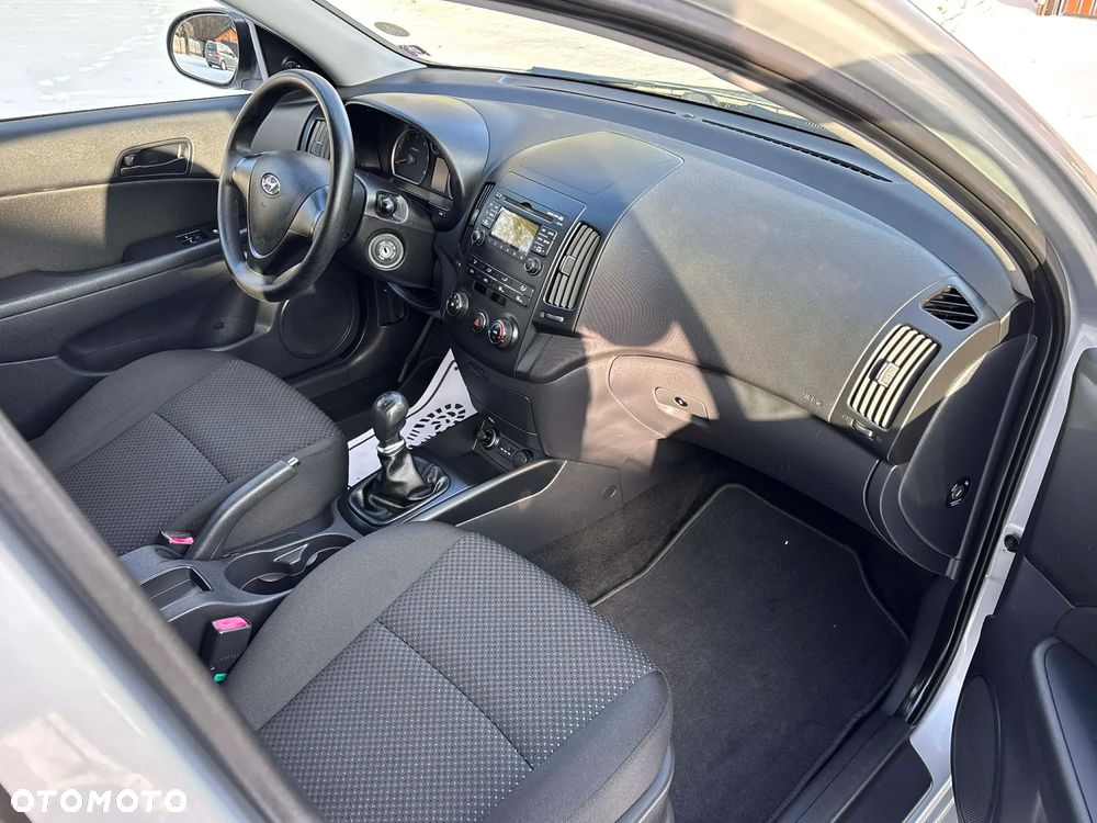 Hyundai i30 1.6 CRDi FIFA WM Edition - 14