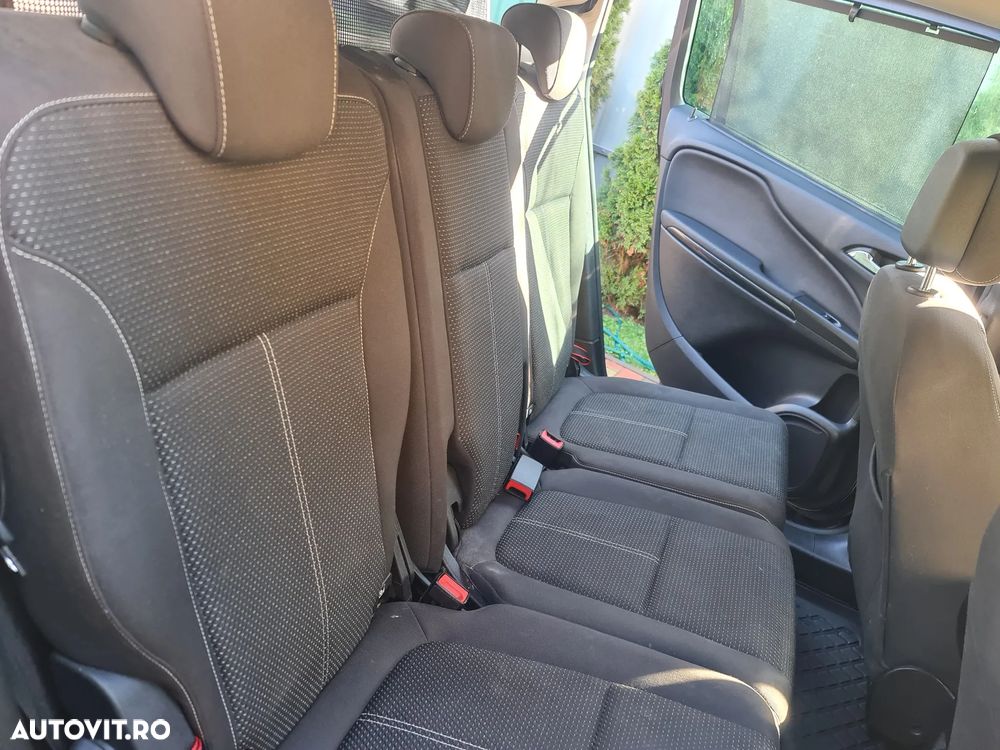 Opel Zafira - 11