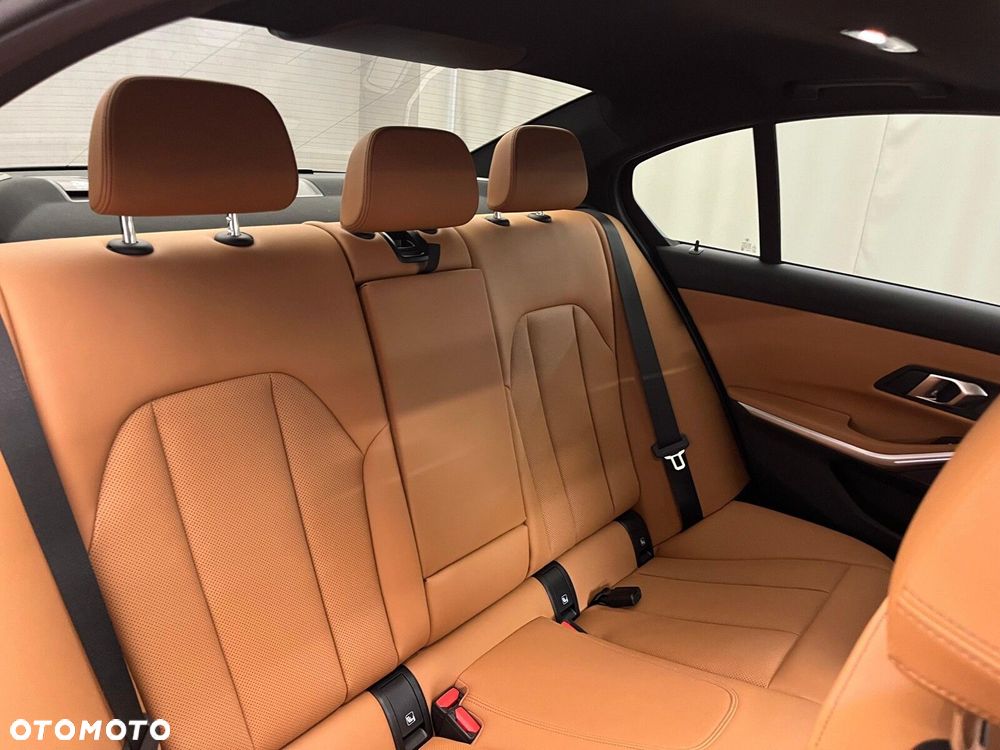 BMW Seria 3 320d xDrive mHEV M Sport sport - 39