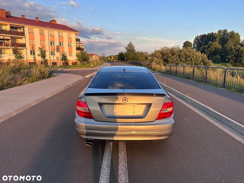 Mercedes-Benz Klasa C 220 CDI DPF Automatik Avantgarde - 5