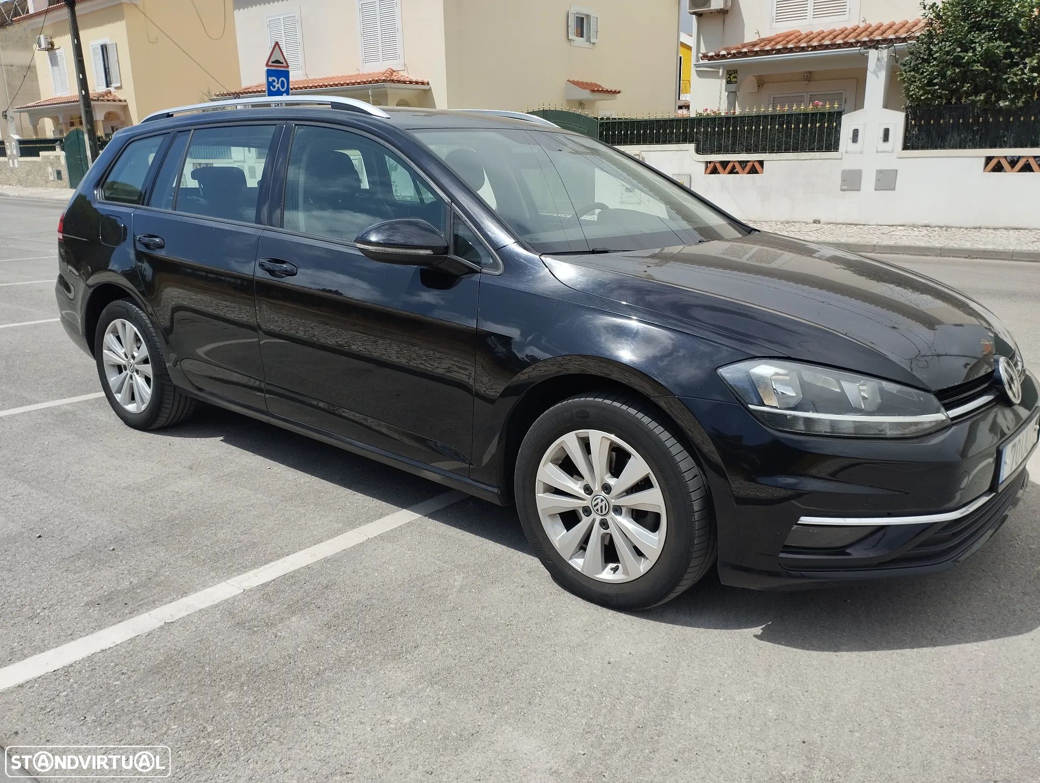 VW Golf Variant 1.6 TDi Confortline DSG - 1