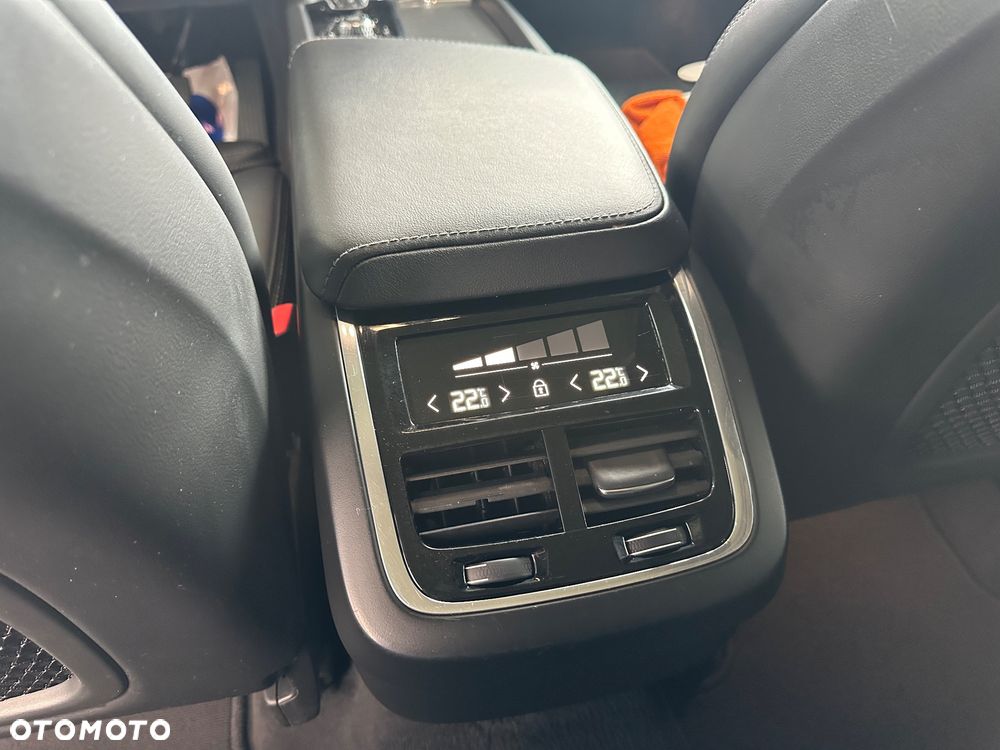 Volvo XC 60 - 35