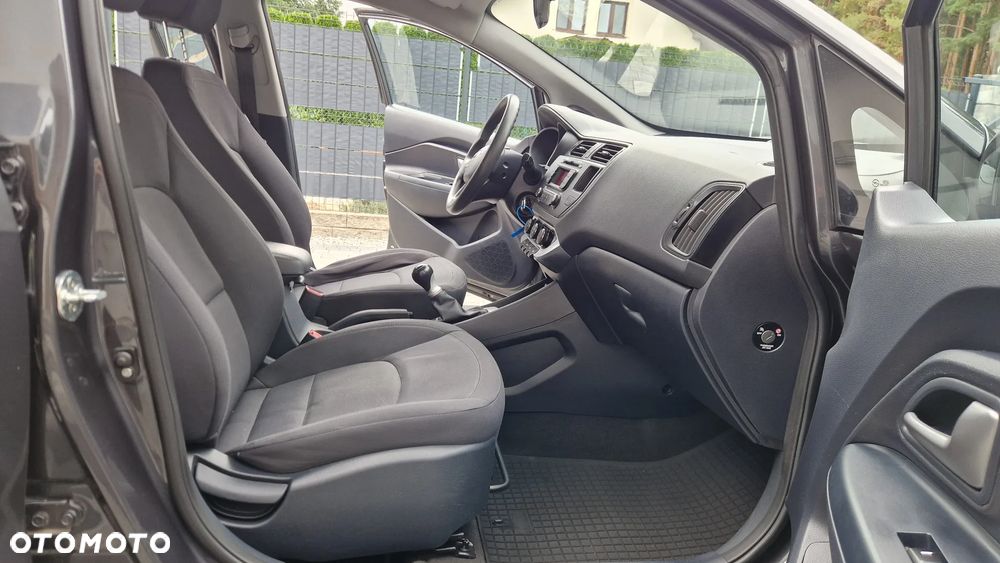 Kia Rio - 18