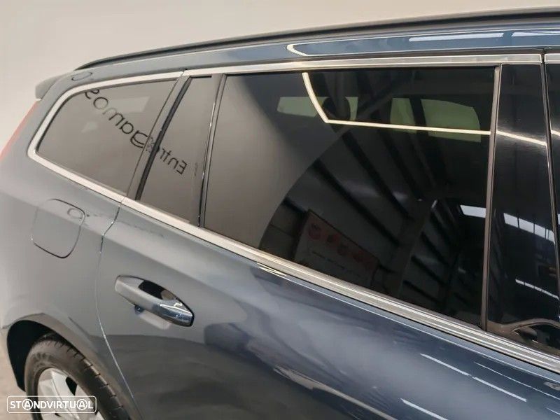 Volvo V60 2.0 B4 Momentum Geartronic - 13