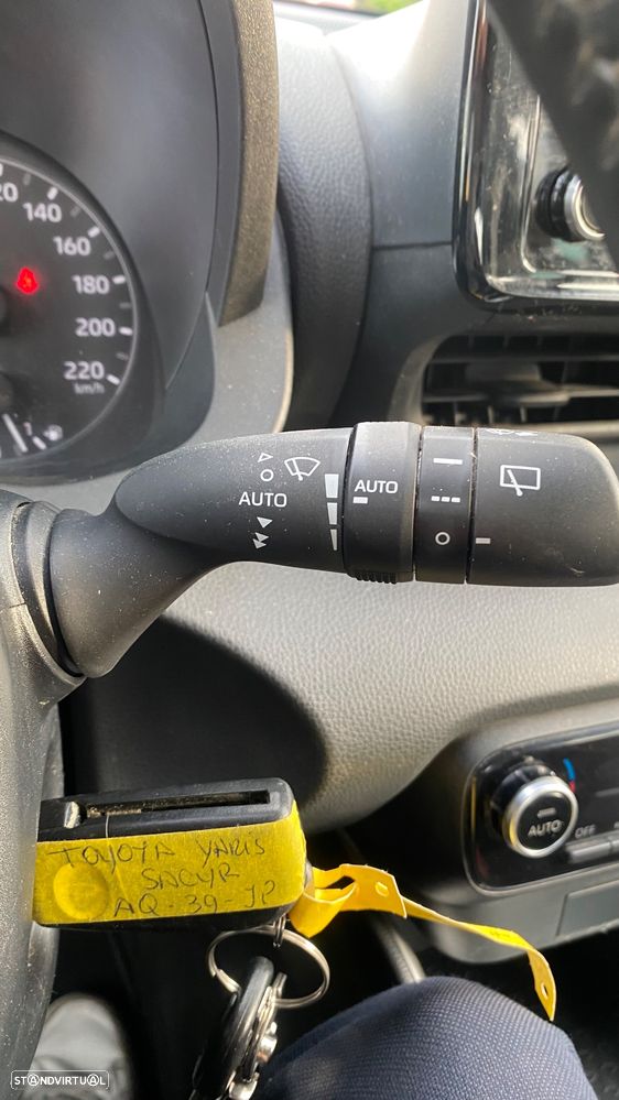 Toyota Yaris 1.5 HDF Comfort - 33