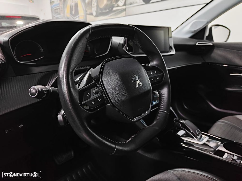 Peugeot 208 1.2 PureTech Allure EAT8 - 33