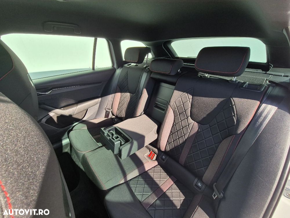 Skoda Octavia Combi 2.0 TDI DSG 4x4 RS - 11