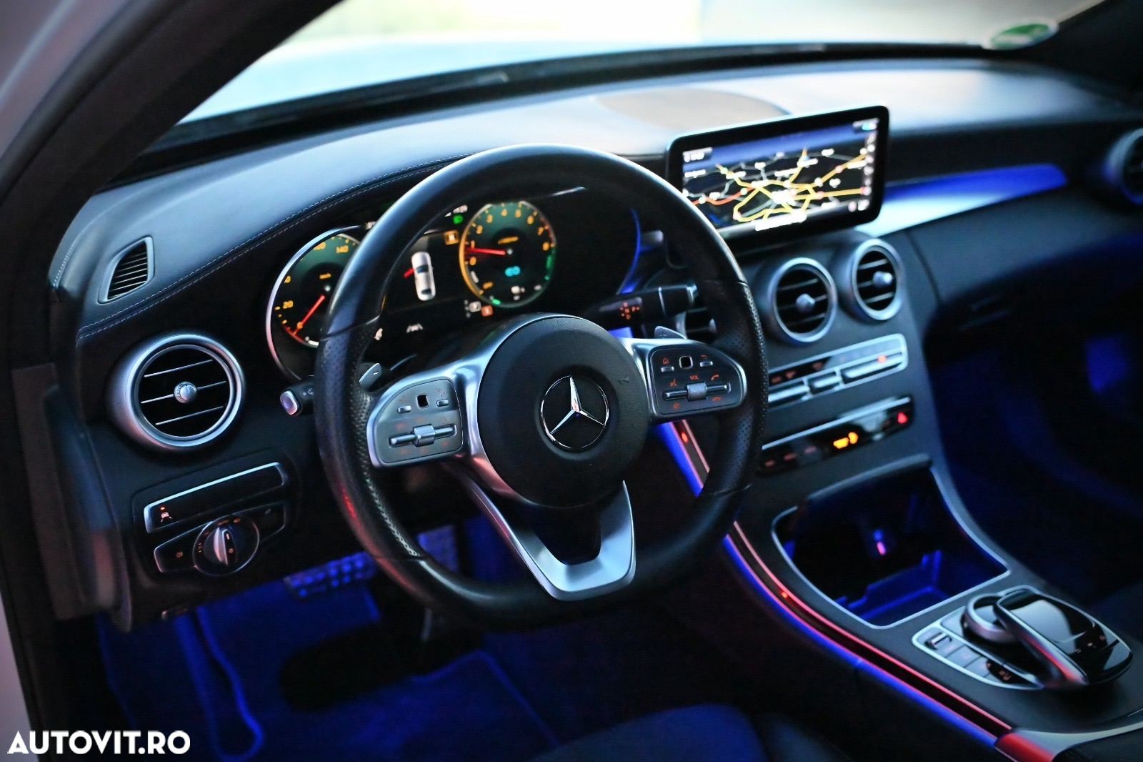 Mercedes-Benz C 300 e 4Matic 9G-TRONIC AMG Line - 33