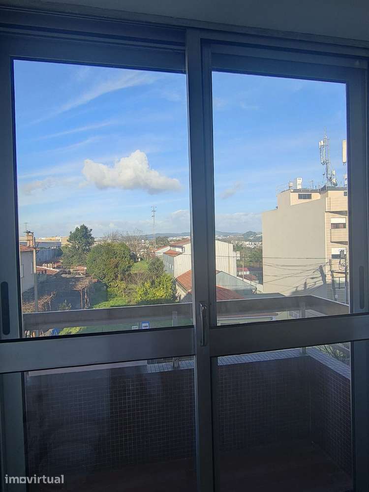 Apartamento T2+1 c/lugar garagem em Oliveira do Douro - Grande imagem: 2/24