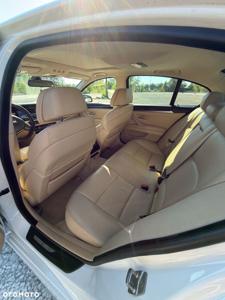 BMW Seria 5 528i - 7