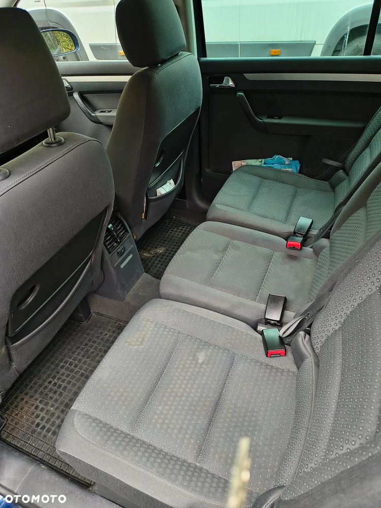 Volkswagen Touran - 3