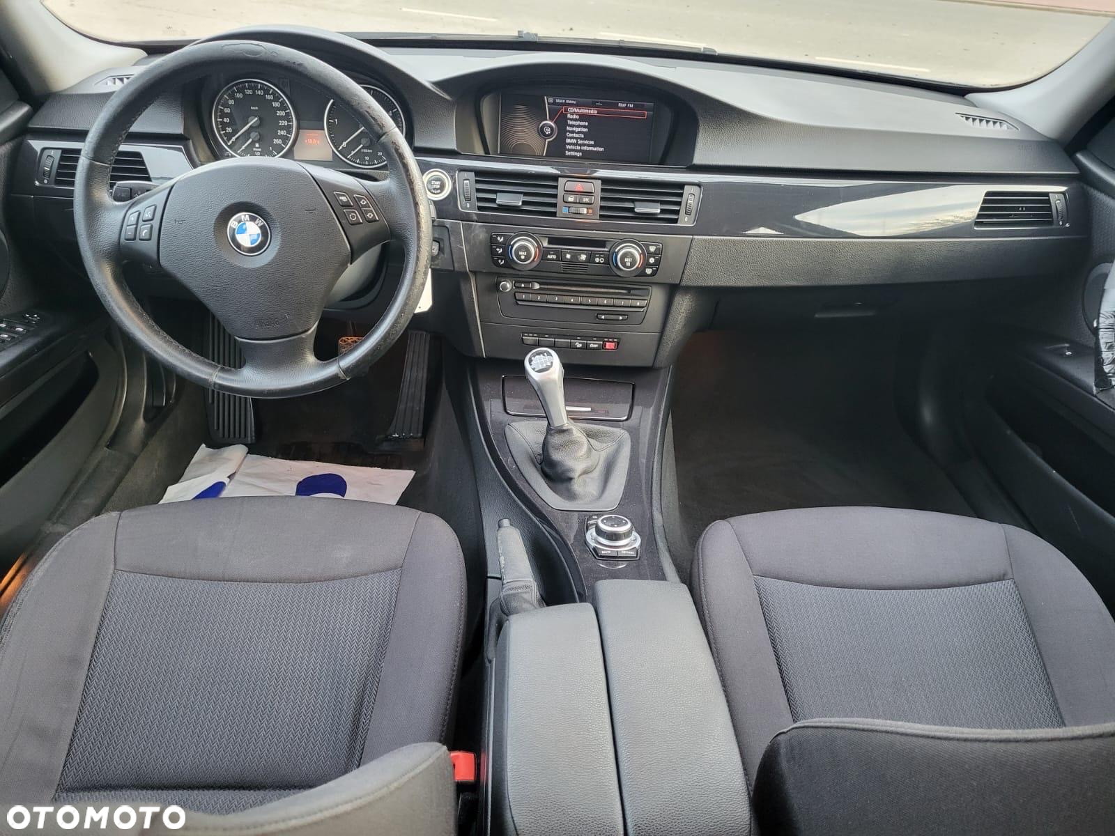 BMW Seria 3 320d xDrive - 11