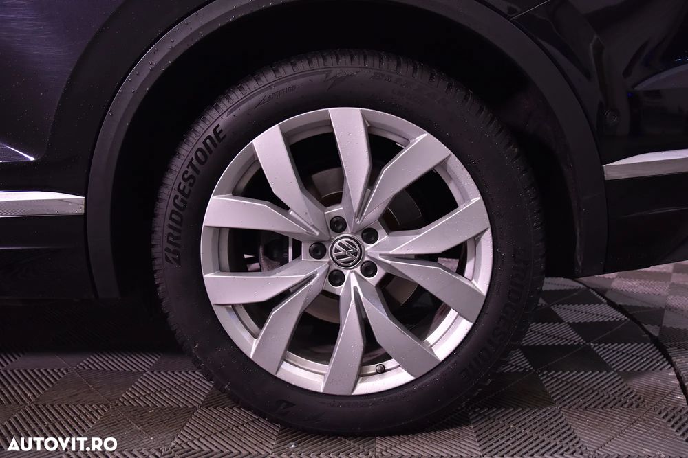 Volkswagen Touareg - 13