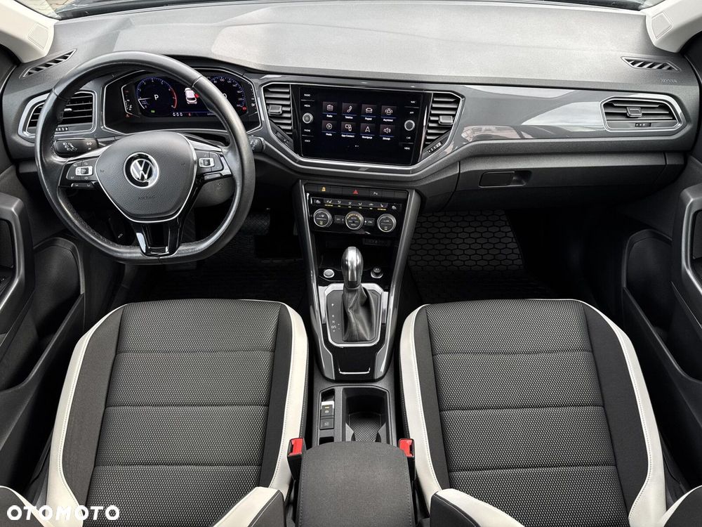 Volkswagen T-Roc - 16
