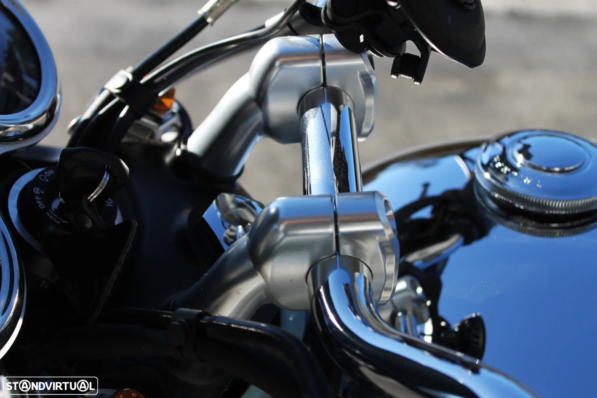 Triumph Bonneville Chrome Edition-Custom - 28