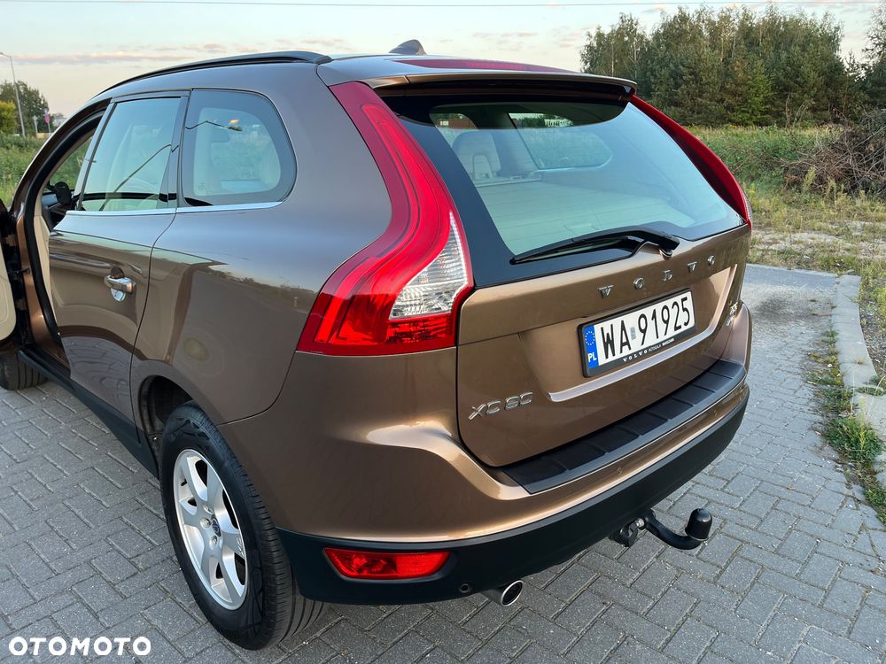 Volvo XC 60 D5 AWD Momentum - 9
