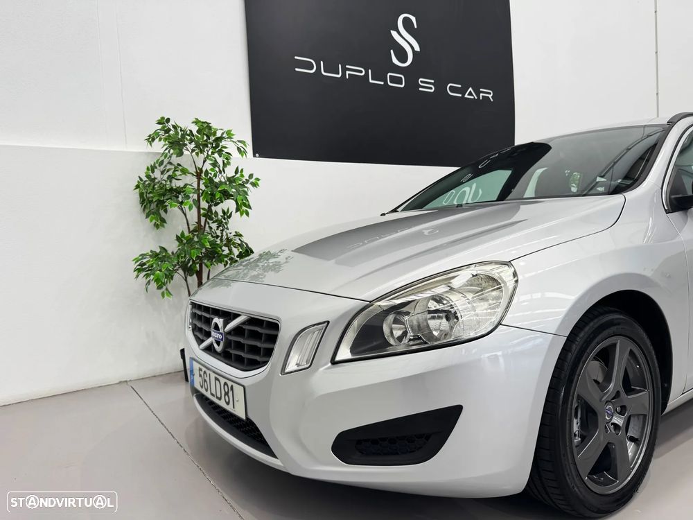 Volvo V60 2.0 D3 Momentum - 3