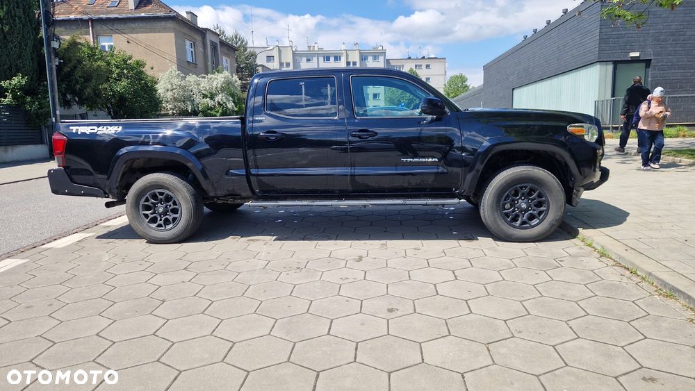 Toyota Tacoma - 13