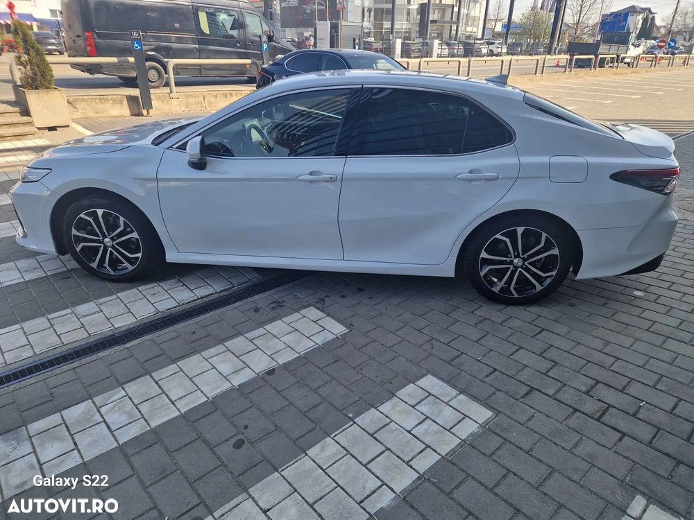 Toyota Camry 2.5 Exclusive - 8