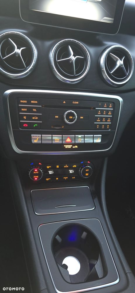 Mercedes-Benz CLA 250 4Matic 7G-DCT SCORE - 29