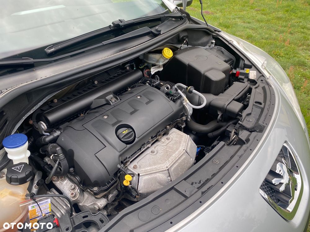 Peugeot 207 95 VTi Urban Style - 20