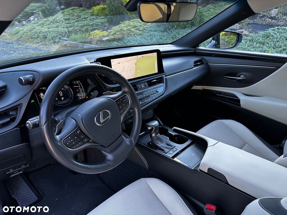 Lexus ES 300h Business Edition - 5