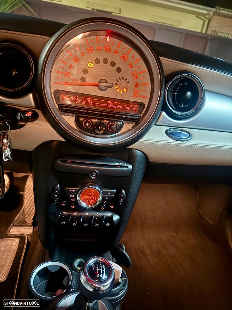 MINI 3 Portas Cooper D - 10