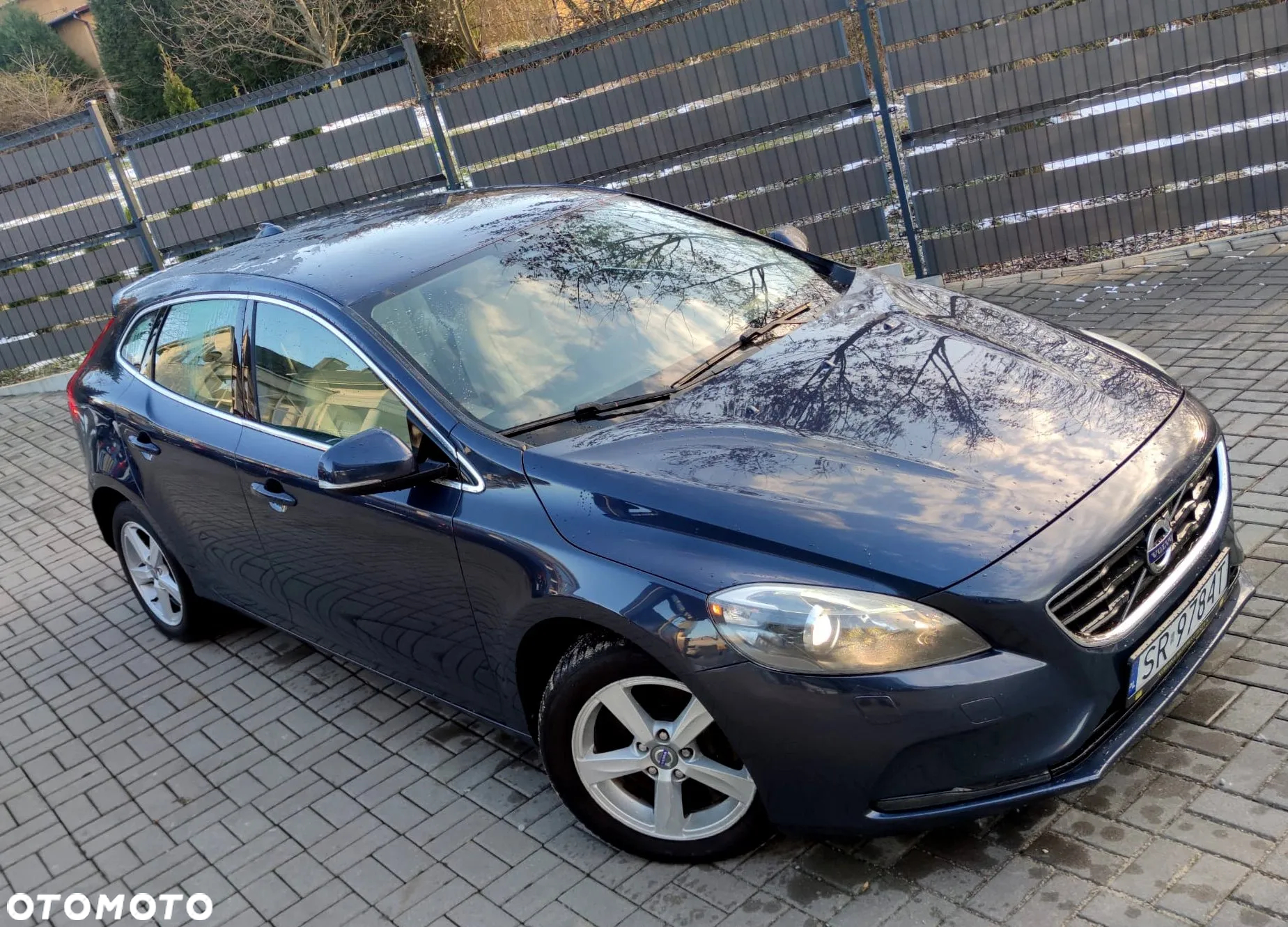 Volvo V40 D3 Momentum - 4