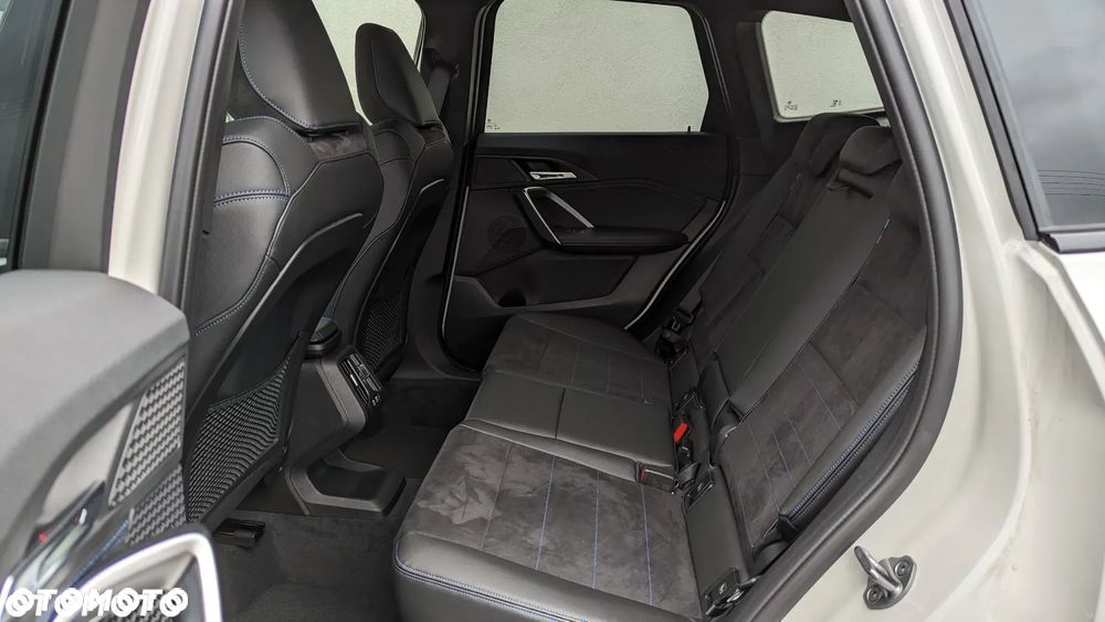 BMW iX1 xDrive30 66.5kWh xLine - 9